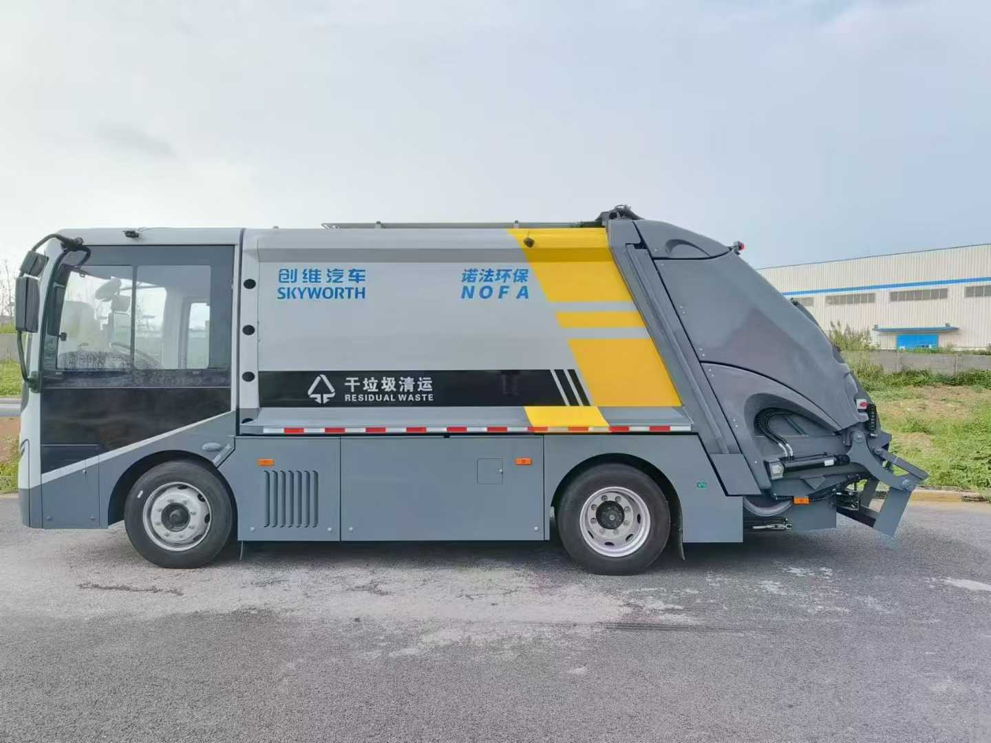 創(chuàng)維18噸純電動壓縮式垃圾運輸車圖片5