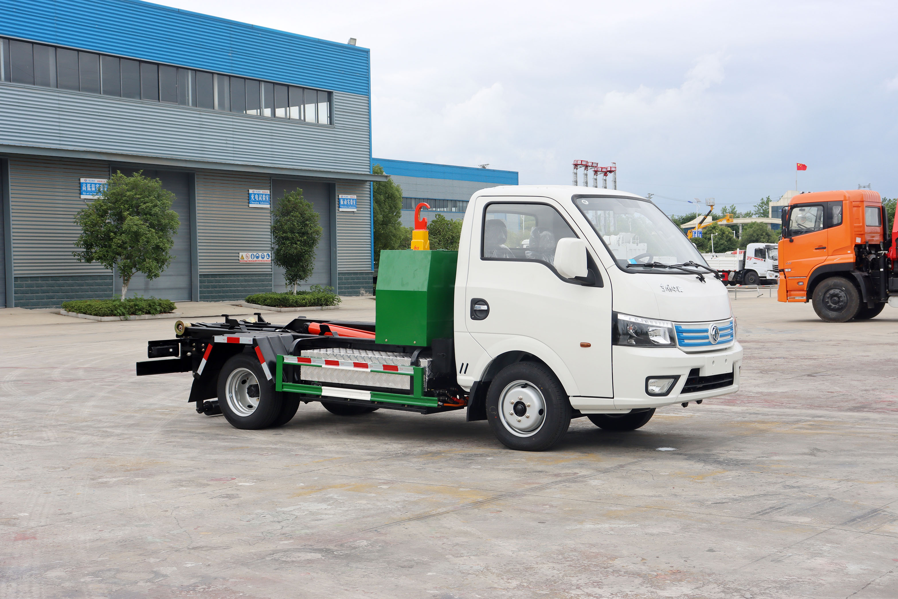 2.5方東風華神純電動車廂可卸式垃圾車