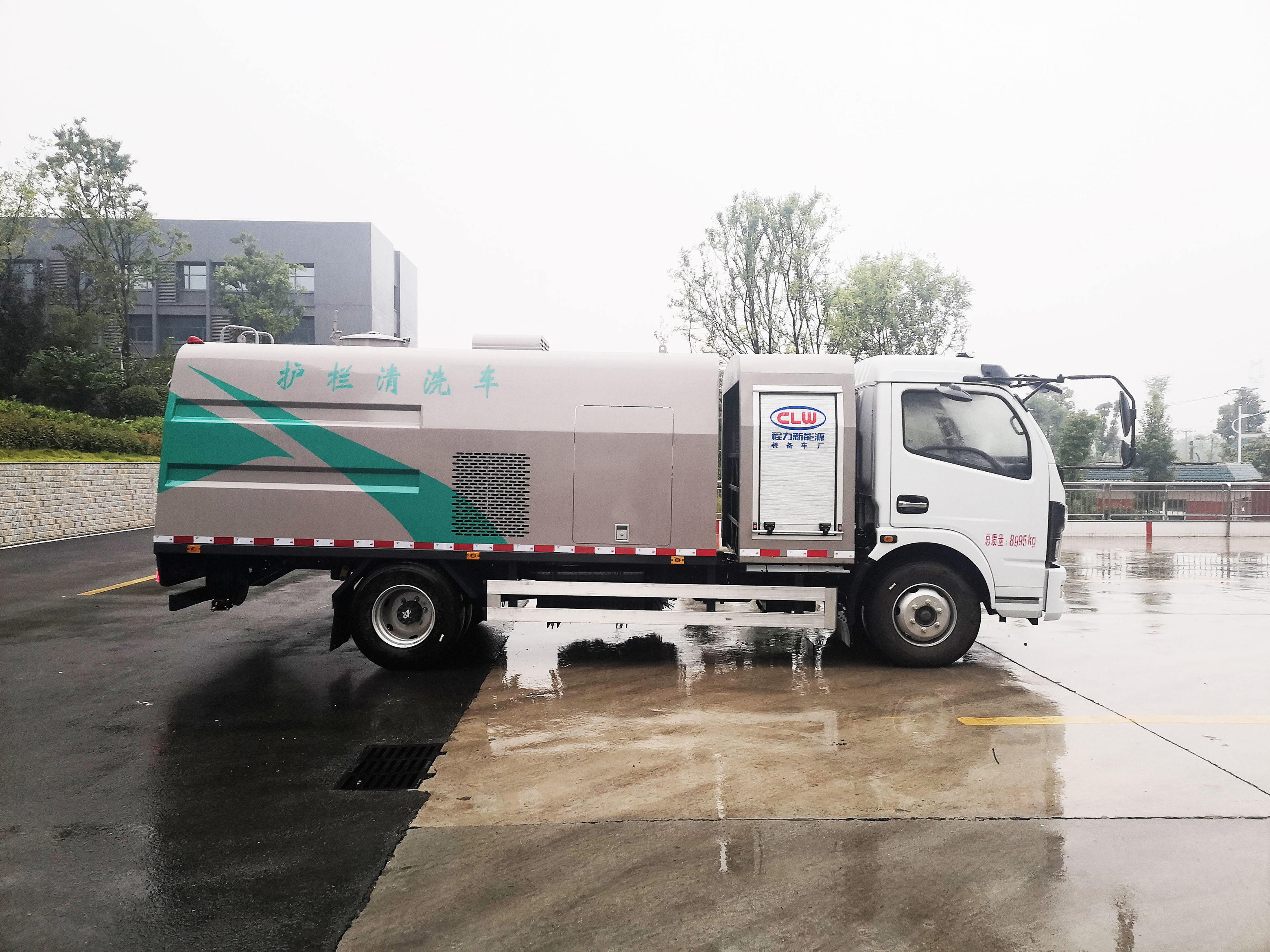 東風(fēng)凱普特純電動4方護欄清洗車圖片3