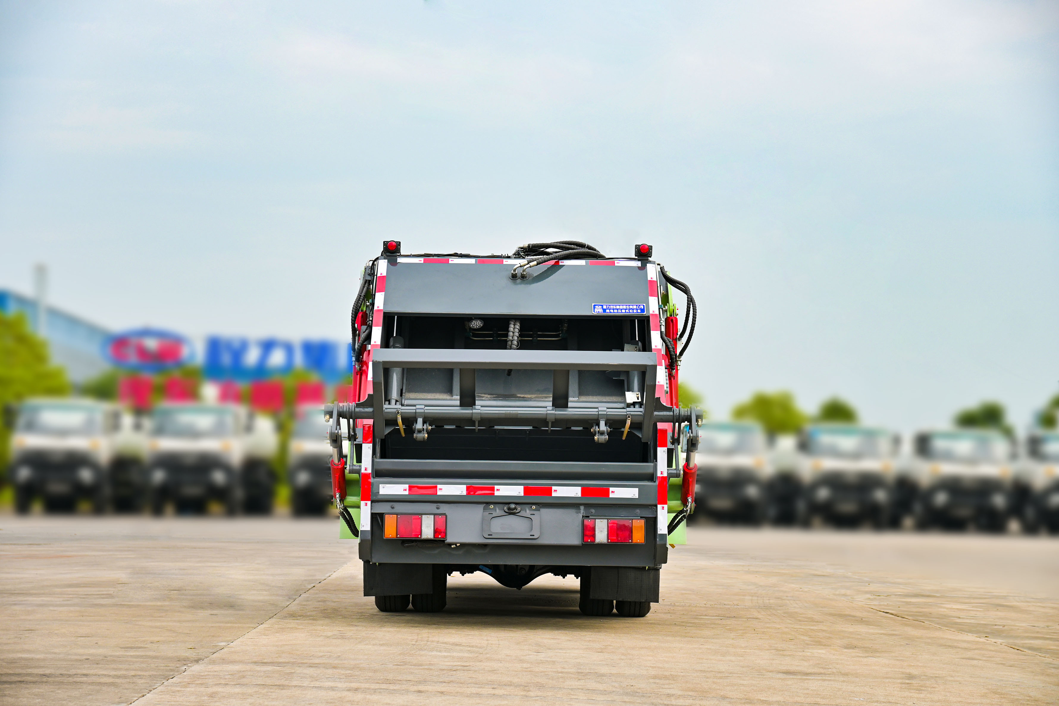 東風華神純電動4方高端壓縮垃圾車圖片5