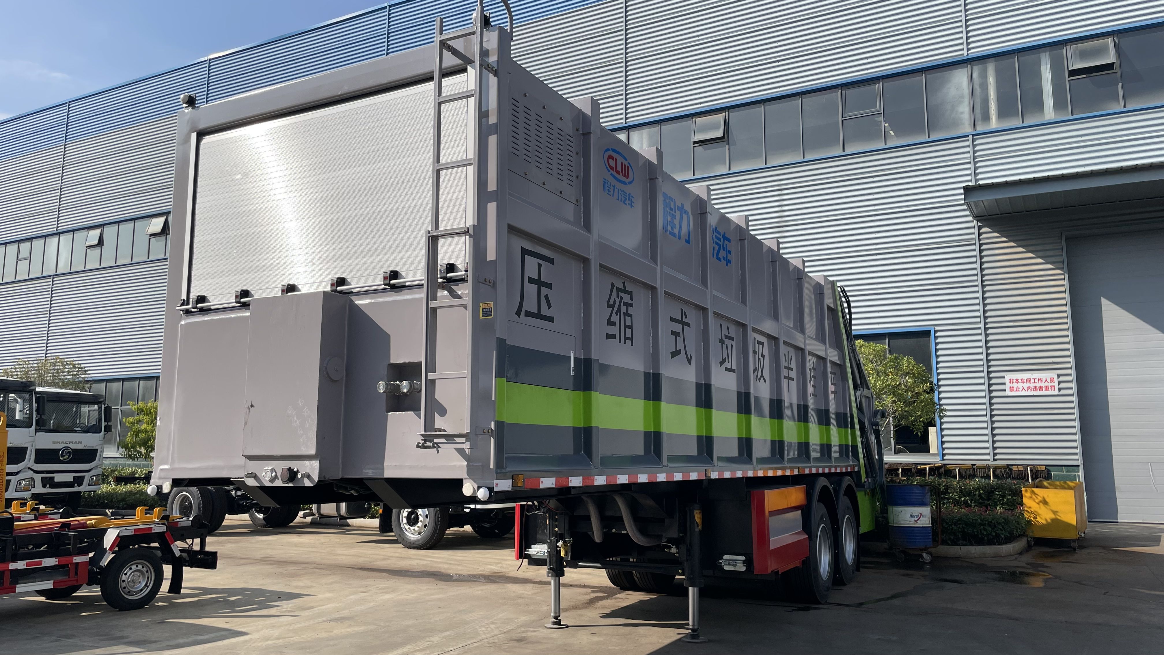壓縮式半掛垃圾車移動(dòng)垃圾站圖片4