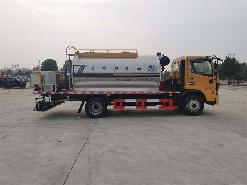 東風(fēng)大多利卡6.12方標(biāo)準(zhǔn)型瀝青灑布車(chē)圖片3